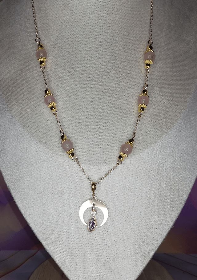 Collier perles et pendentif