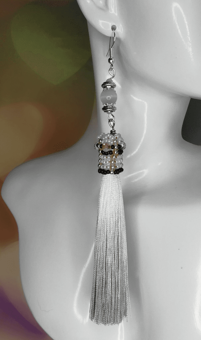 Boucles d&#039;oreille Pompon gris