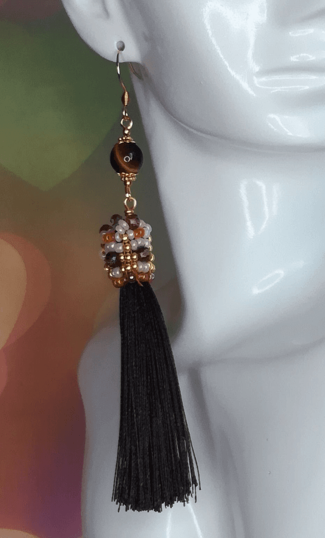 Boucles d&#039;oreille pompon oeil de tigre